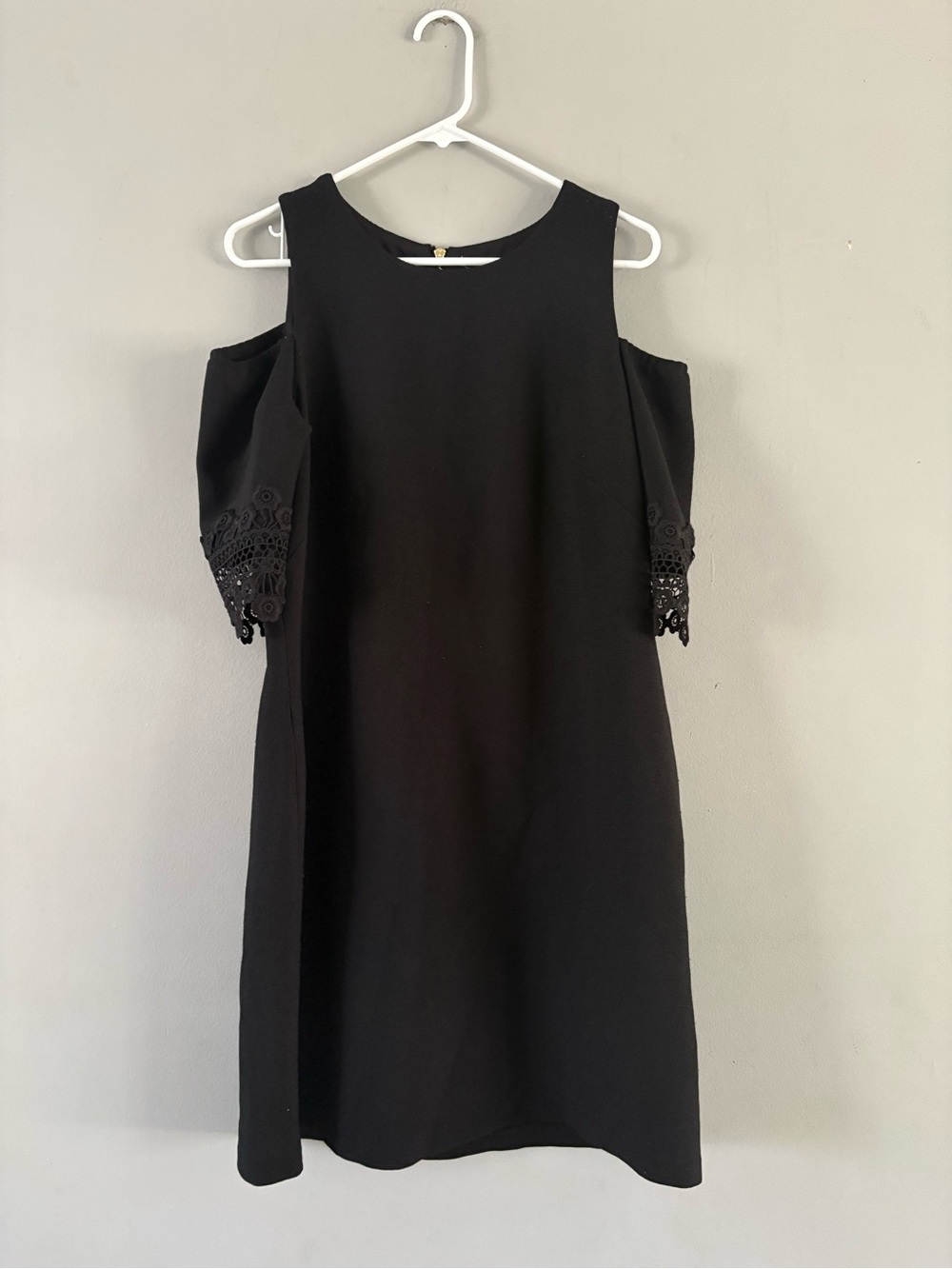 🎊Eliza J Black Cold-Shoulder Mini Dress with Lace Trim